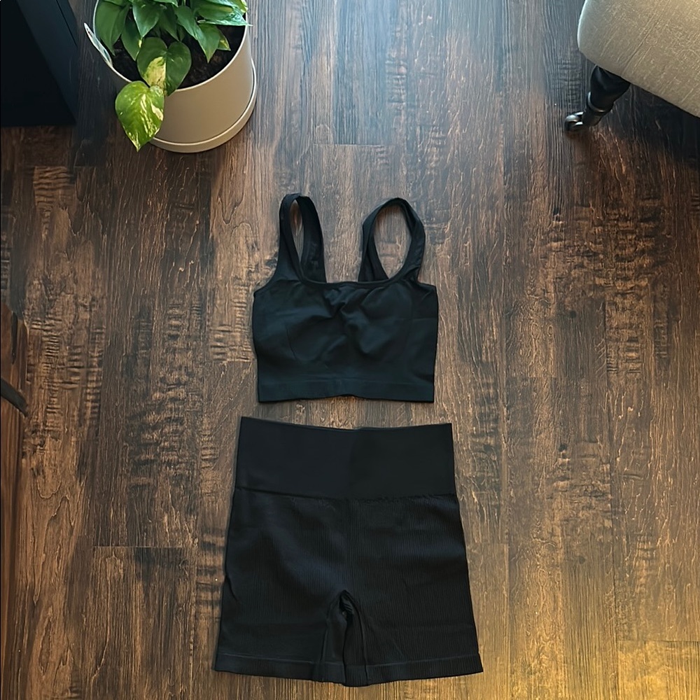 Colsie Black Ribbed Lounge Set